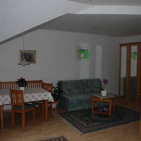 Daire Schattseiterhof